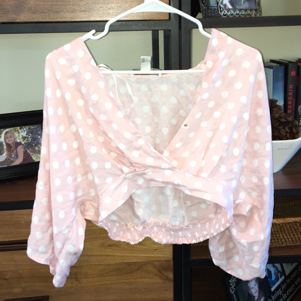 Mid-Sleeve Crop Top w/ Polkadots